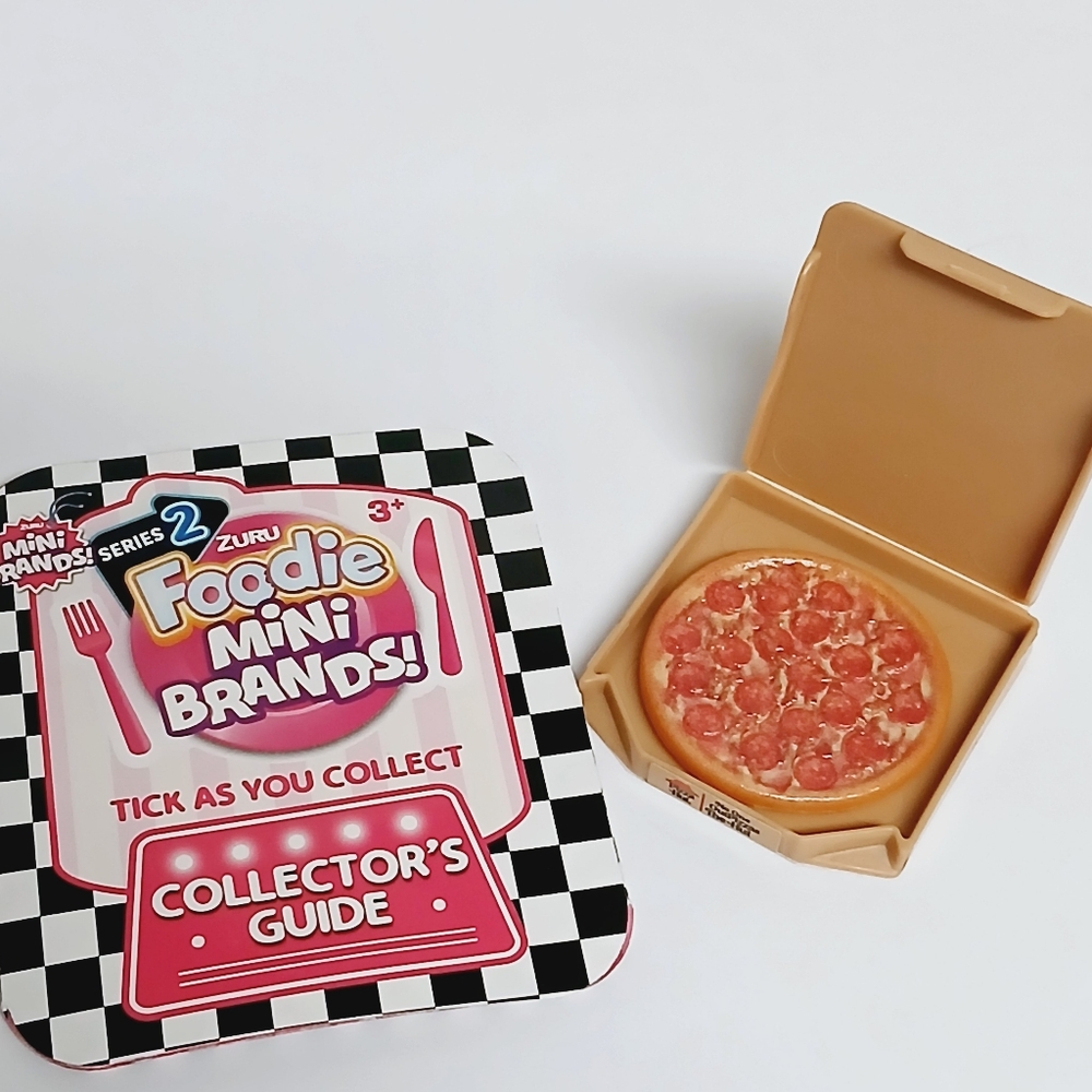Zuru Mini Brands Foodie Series 2 Pizza Hut Original Pan Meat Lovers Pizza